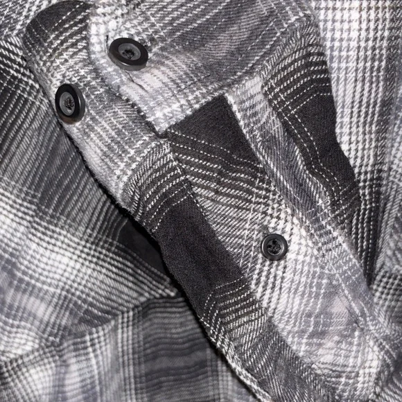 Men's Black and Gray Plaid Hooded Button Down Shirt. Size L - Picture 6 of 10